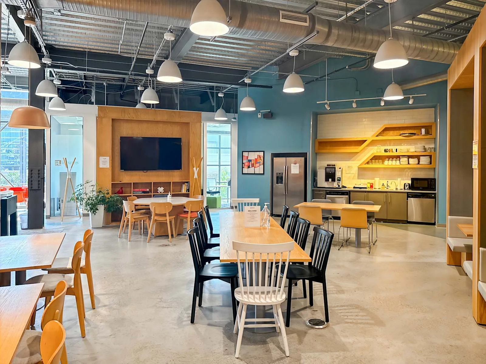 Spaces GA, Atlanta - Spaces Atlanta - The Battery, Cafeteria, Atlanta, GA