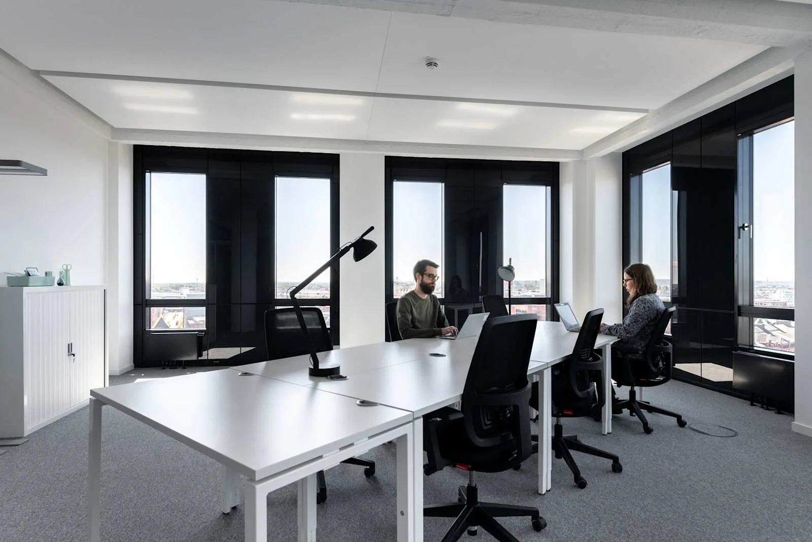 Spaces HAMBURG, Spaces Kallmorgen Tower, Privatbüro mit 6 Arbeitsplätzen, Hamburg