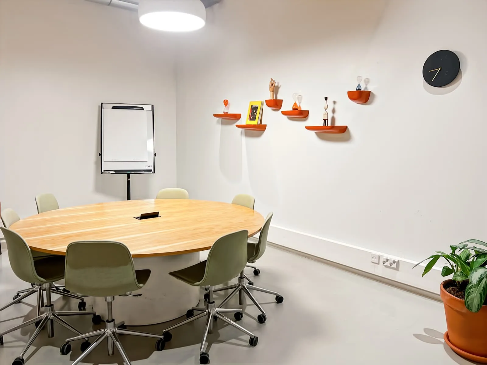 Spaces HELSINKI, Postitalo Spaces, Meeting room for 8 people, Helsinki