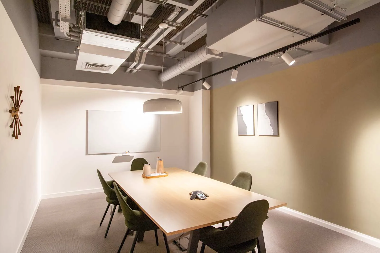 Spaces HEMEL HEMPSTEAD, Spaces, The Maylands, Meeting room for 6 people, Hemel Hempstead