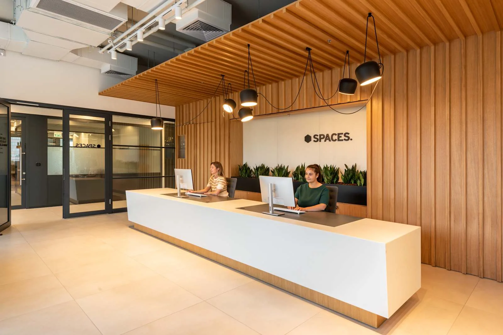 Spaces Kfar Saba, Spaces Menivim, Reception, Kefar Sava
