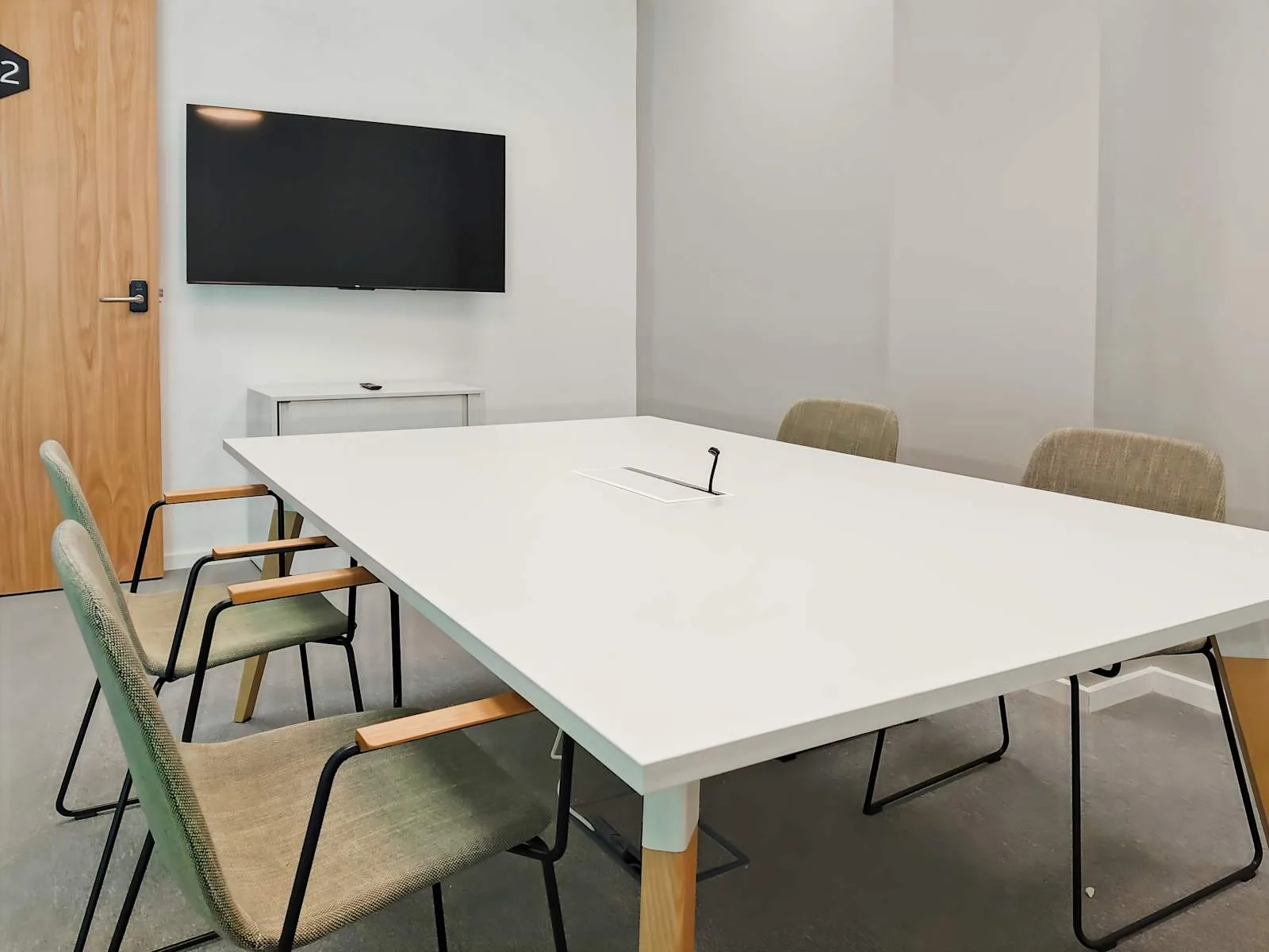 Spaces Limerick, City East Plaza, Meeting room for 6 people, Limerick