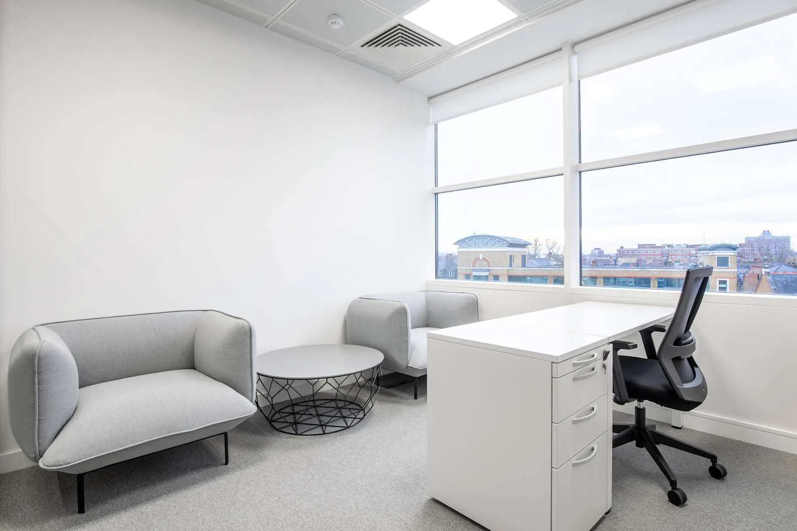 Spaces LONDON, Spaces West Kensington, Private office, 1 desk, London