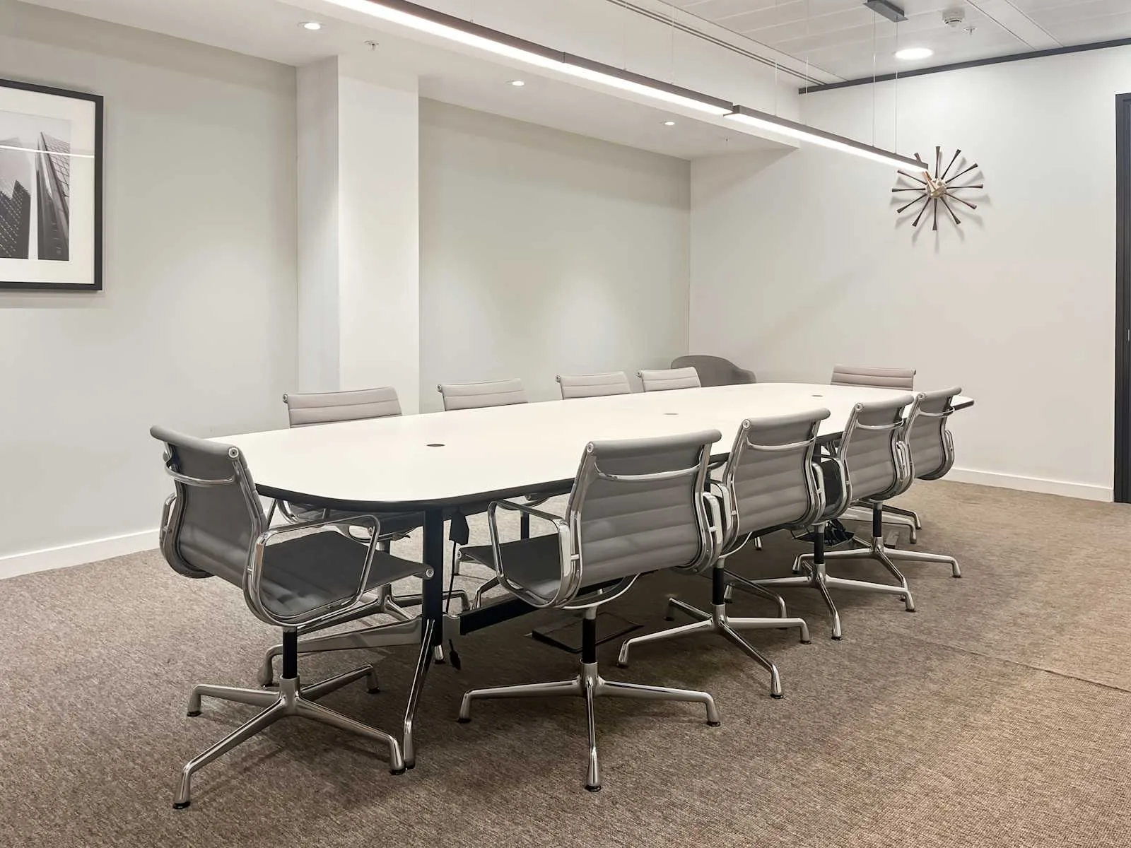 Spaces MANCHESTER, Spaces Deansgate, Meeting room for 12 people, Manchester