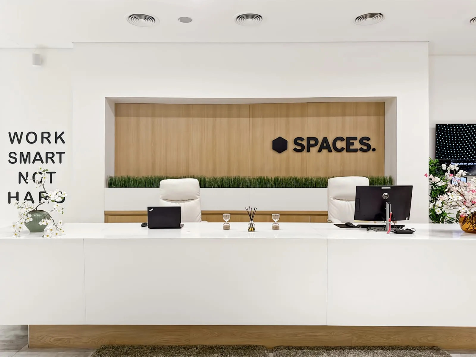Spaces Media City, Recepción, Media City, Dubai,