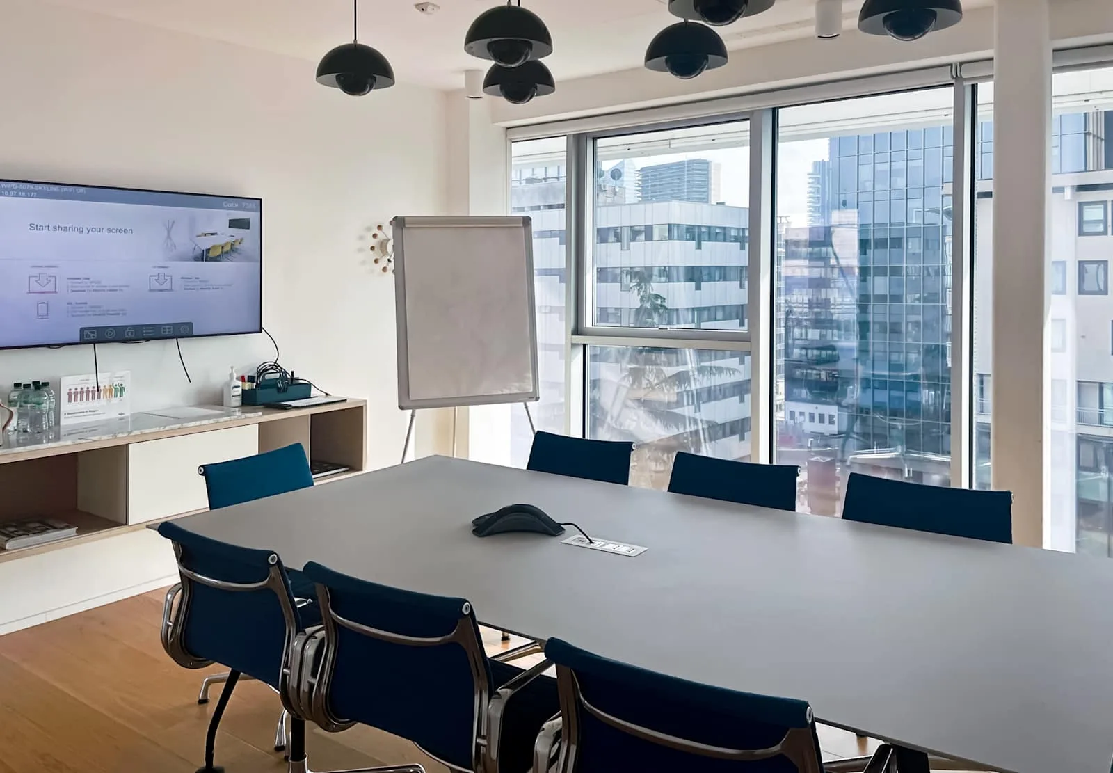 Spaces MILAN, Spaces Isola, Meeting room for 6 people, Milan
