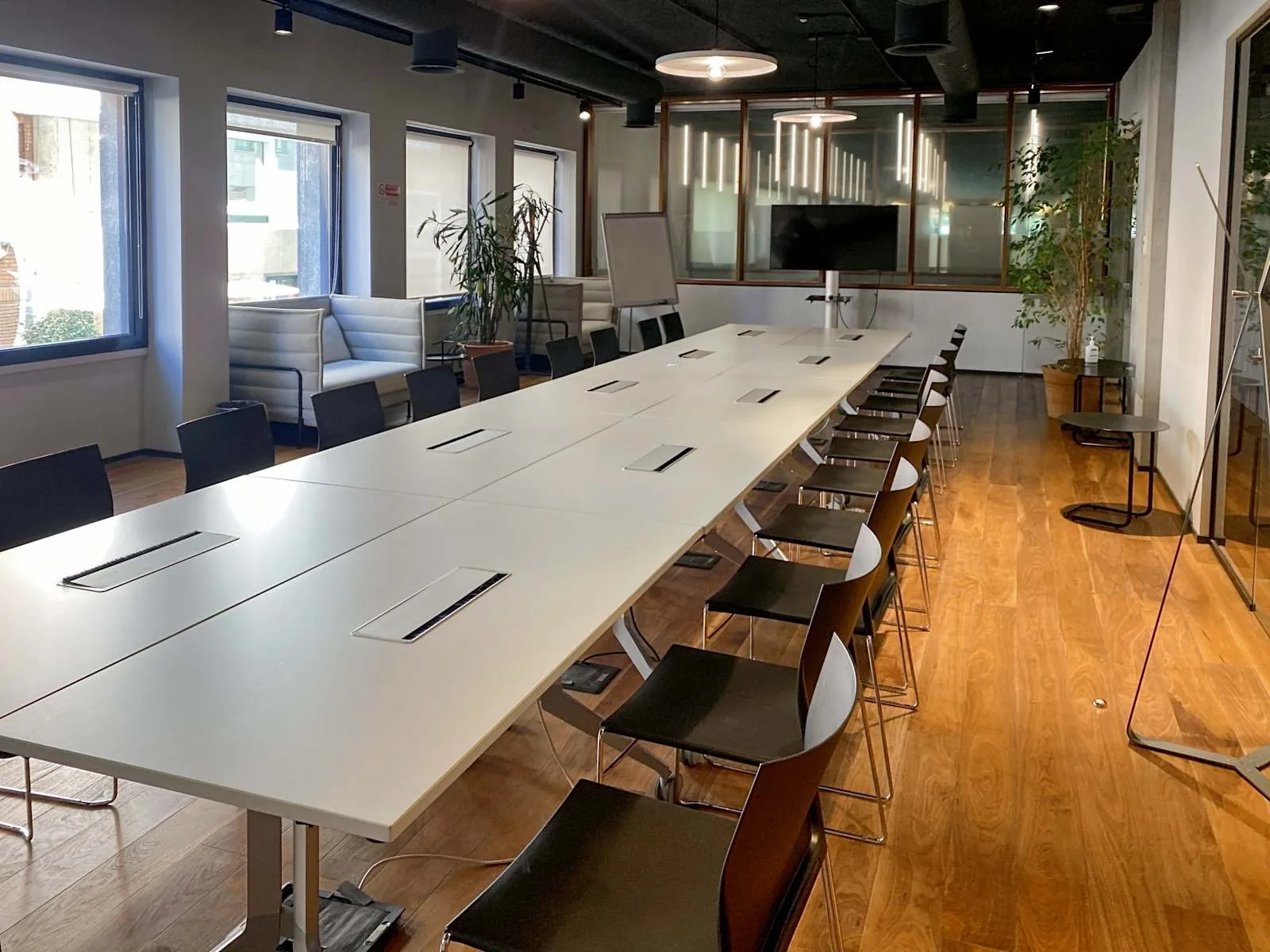 Spaces MILAN, Spaces Porta Nuova, Meeting room for 22 people, Milan