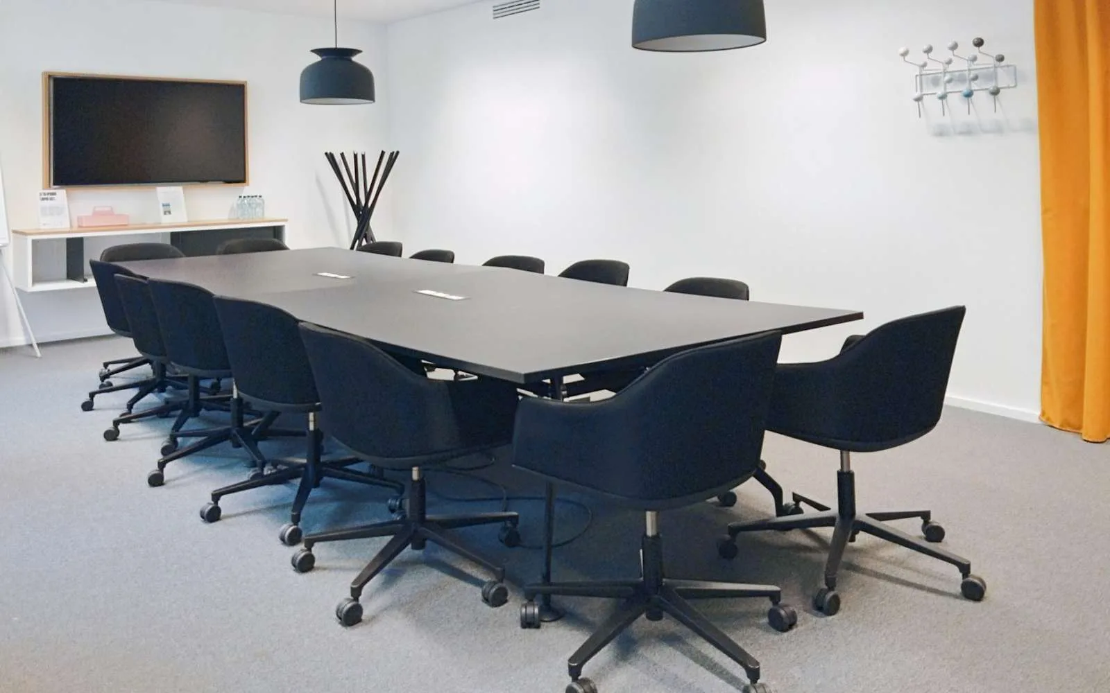 Spaces MILAN, Spaces San Babila, Meeting room for 12 people, Milan