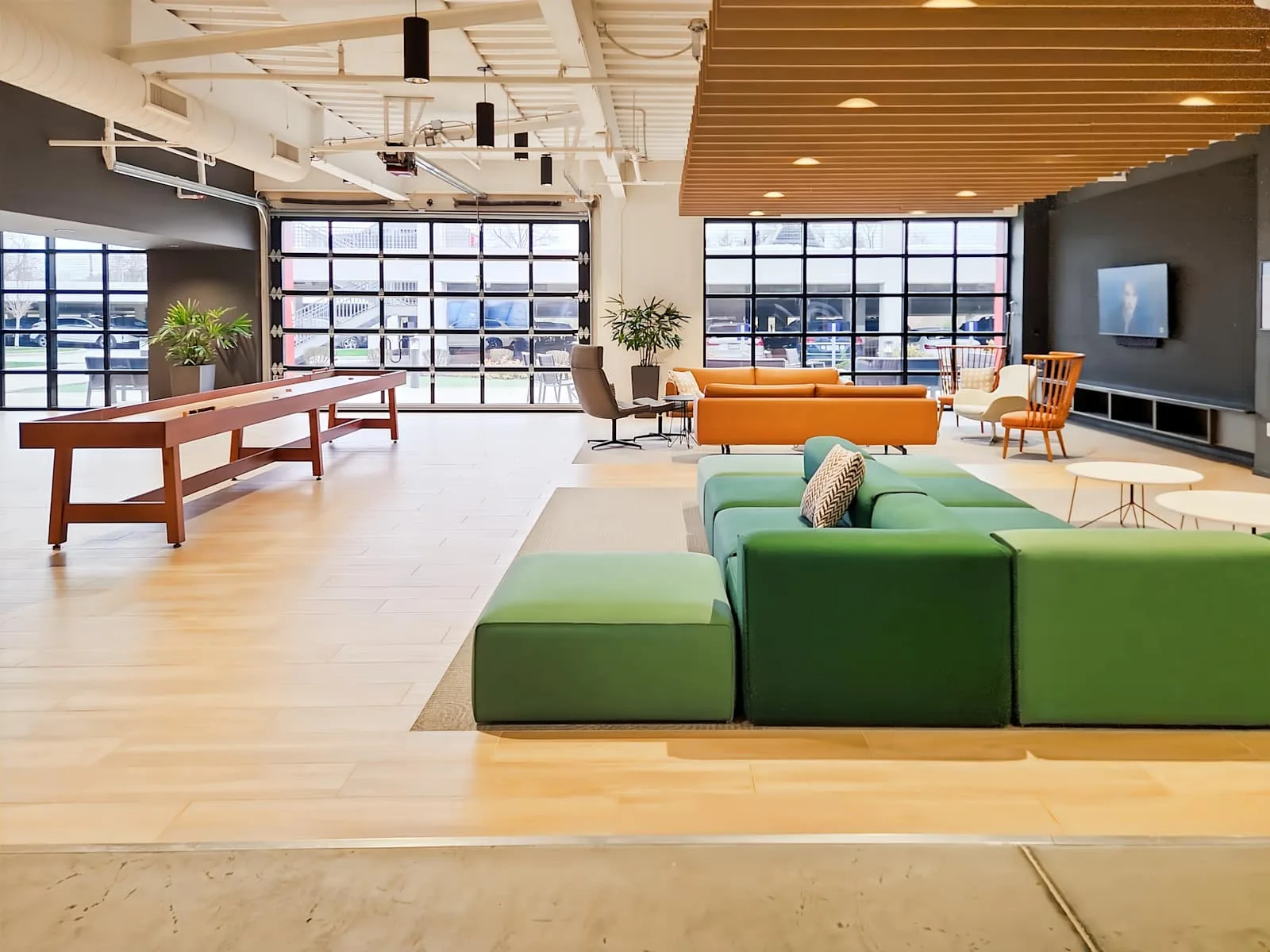 Spaces MO, Creve Coeur – Edge at West, Lounge, Creve Couer, MO