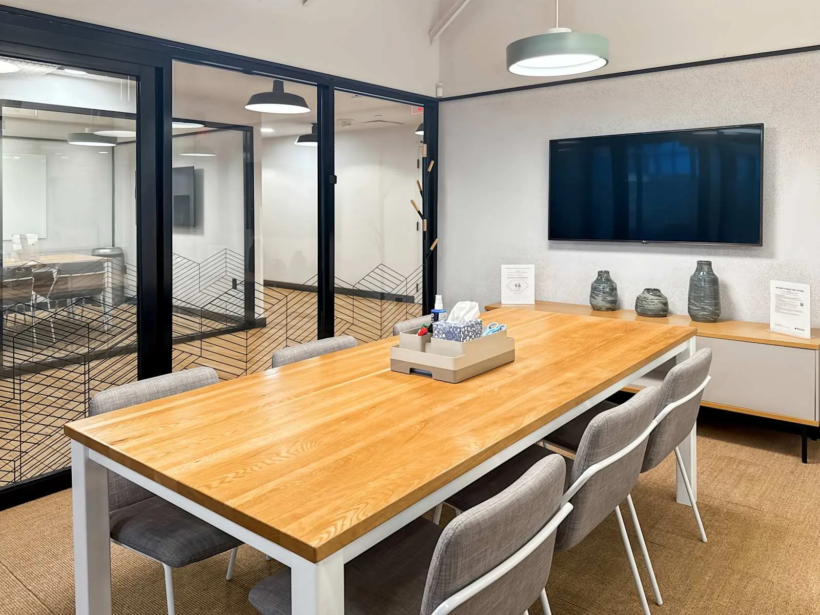 Spaces NC, Charlotte - S.Tryon, Meeting room for 6 people, Charlotte, NC