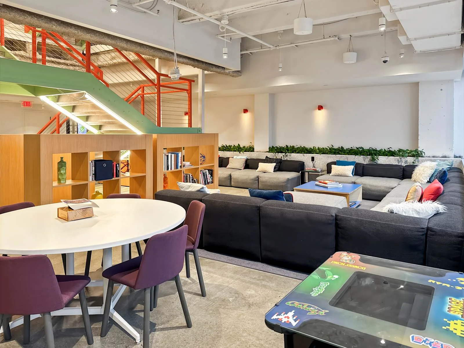 Spaces NC, Charlotte - S.Tryon, Lounge, Charlotte, NC