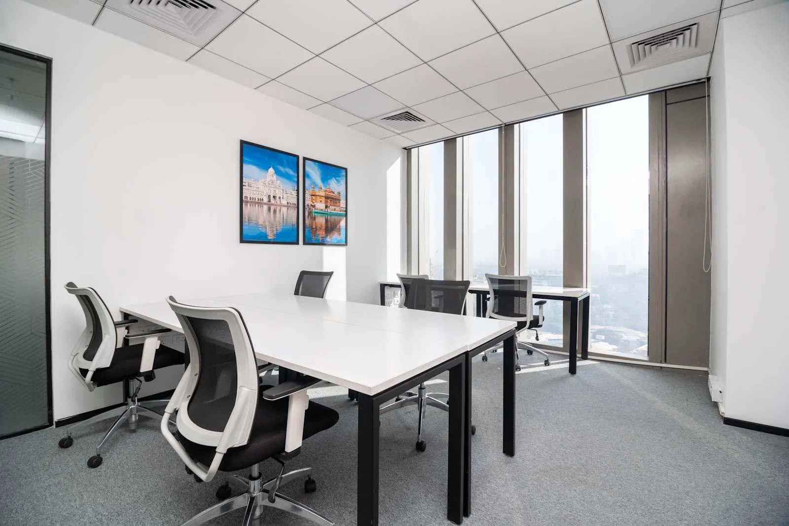 Spaces NOIDA, Max Towers, Private office, 6 desks, Noida
