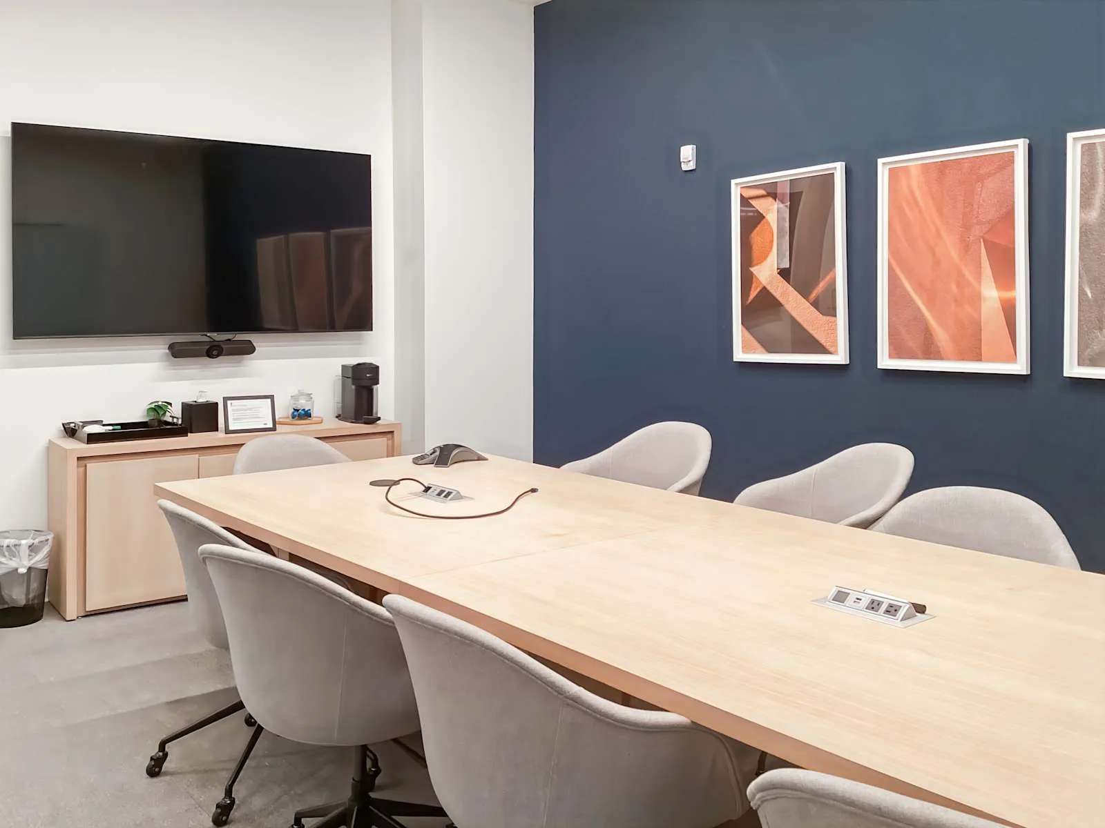 Spaces NY, Long Island City- Gaseteria Works, Meeting room for 8 people, Long Island City, NY