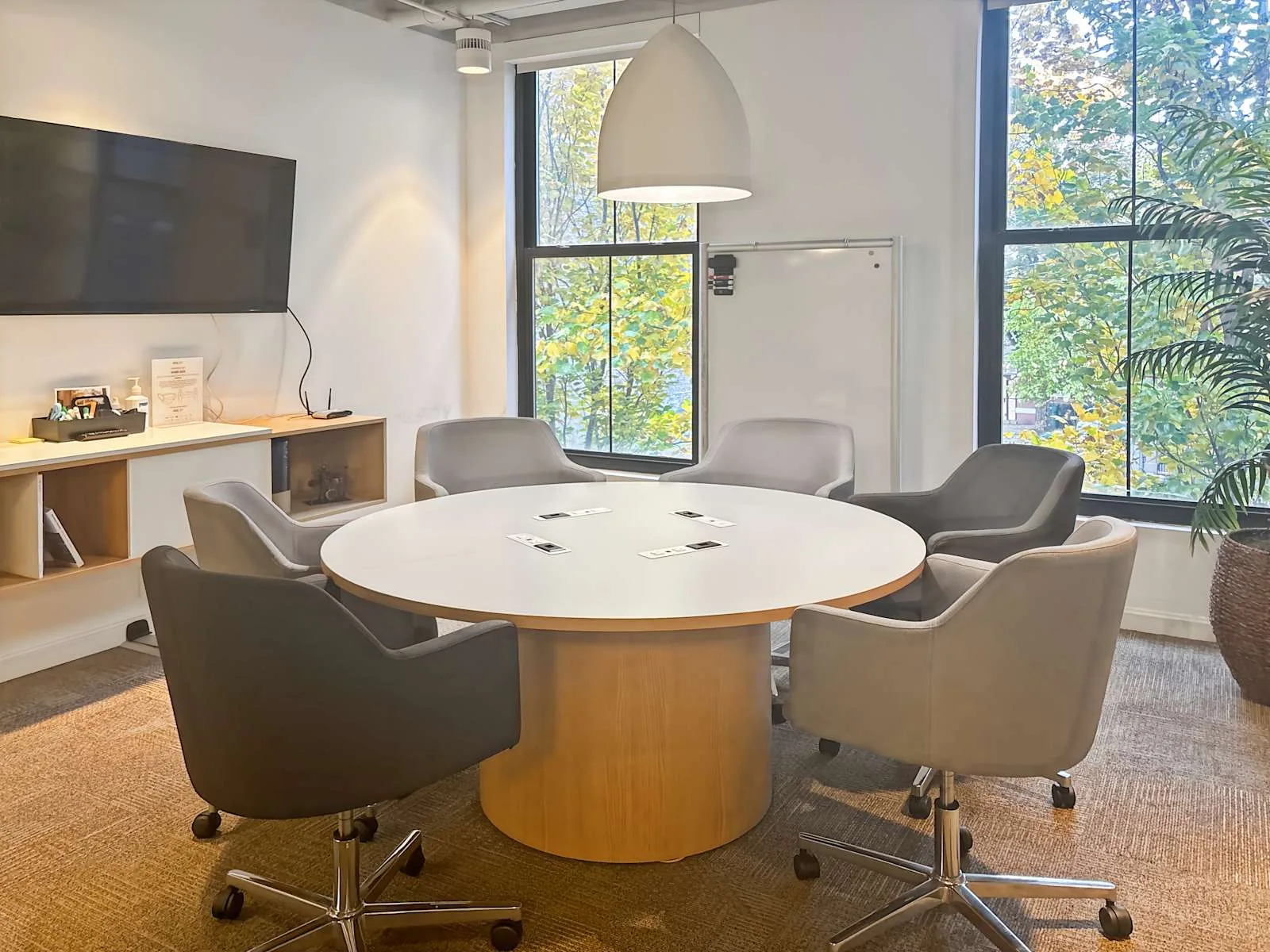 Spaces OH, Cincinnati - Spaces Over The Rhine, Meeting room for 6 people, Cincinnati, OH