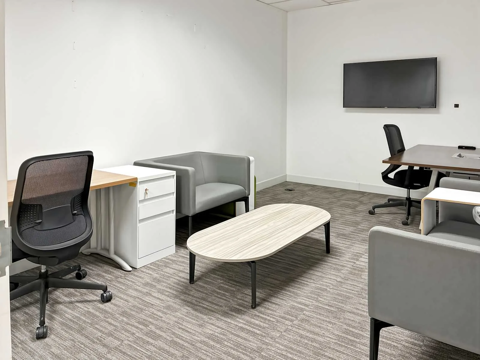 Spaces ON, Toronto - 325 Front Street West, Private office, 2 desks, Toronto, ON