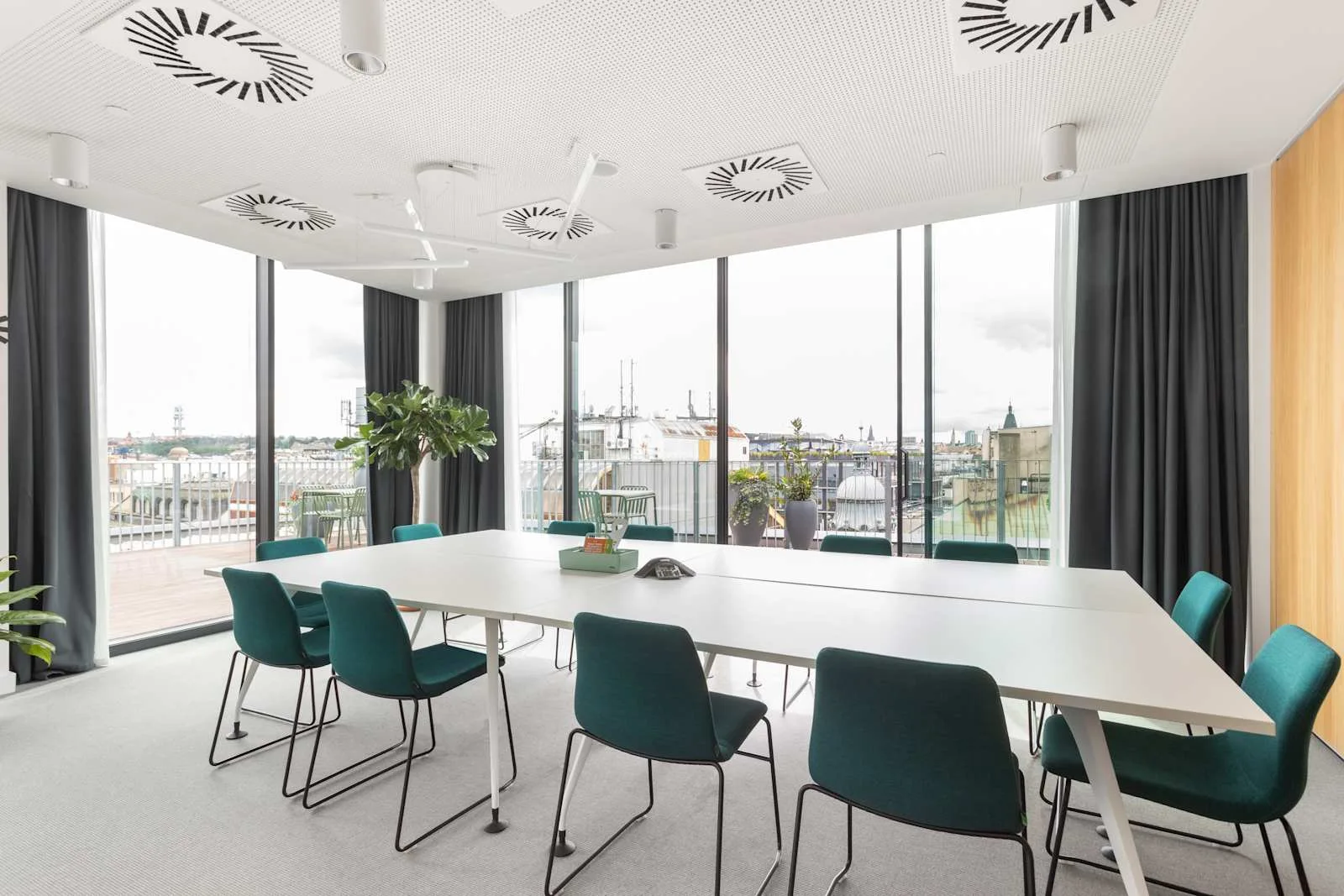 Spaces PRAGUE, Spaces Albatros, Meeting room for 12 people, Prague