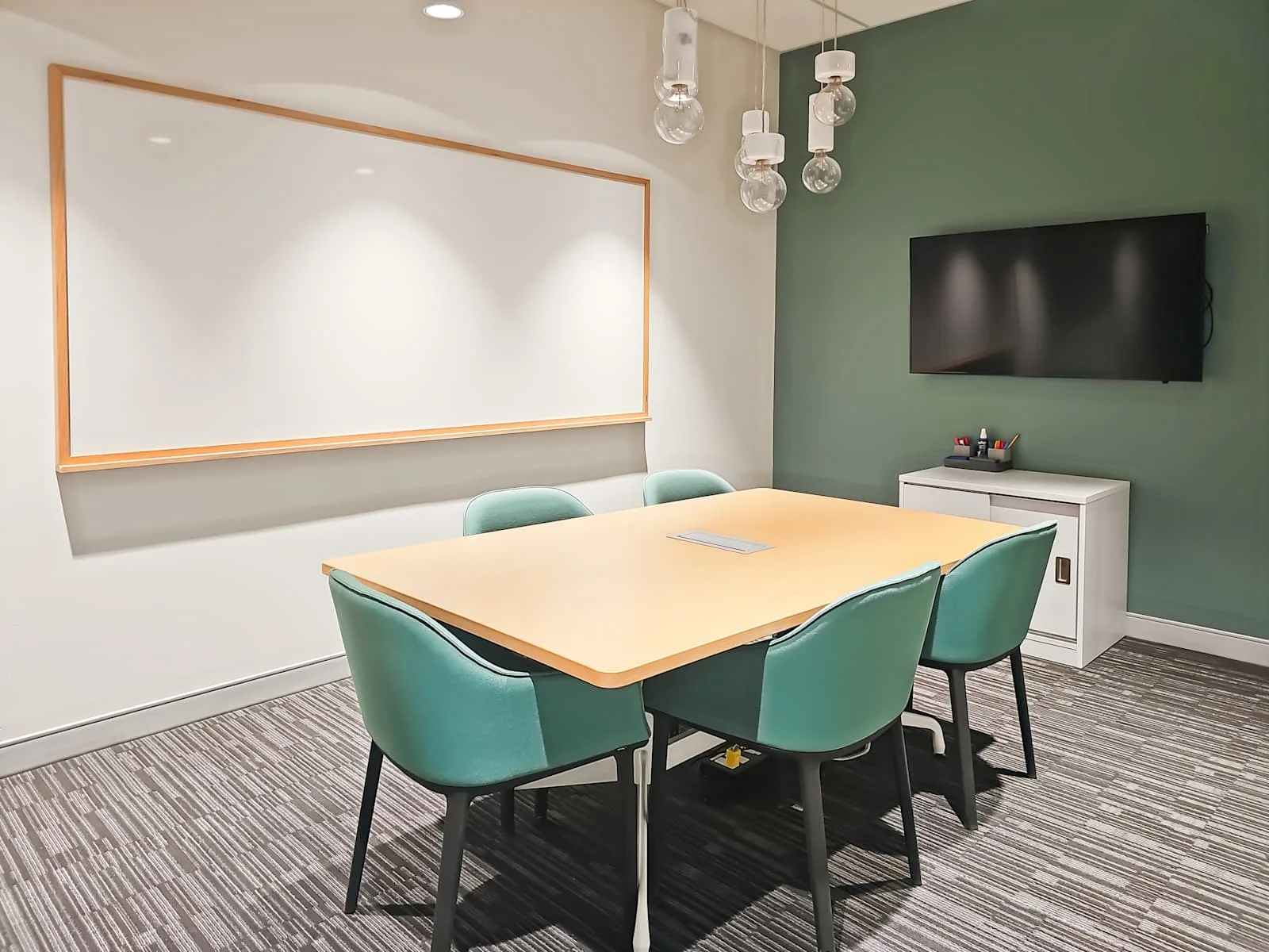 Spaces QC, Montreal - Spaces Cité Multimédia, Meeting room for 5 people, Montreal, QC