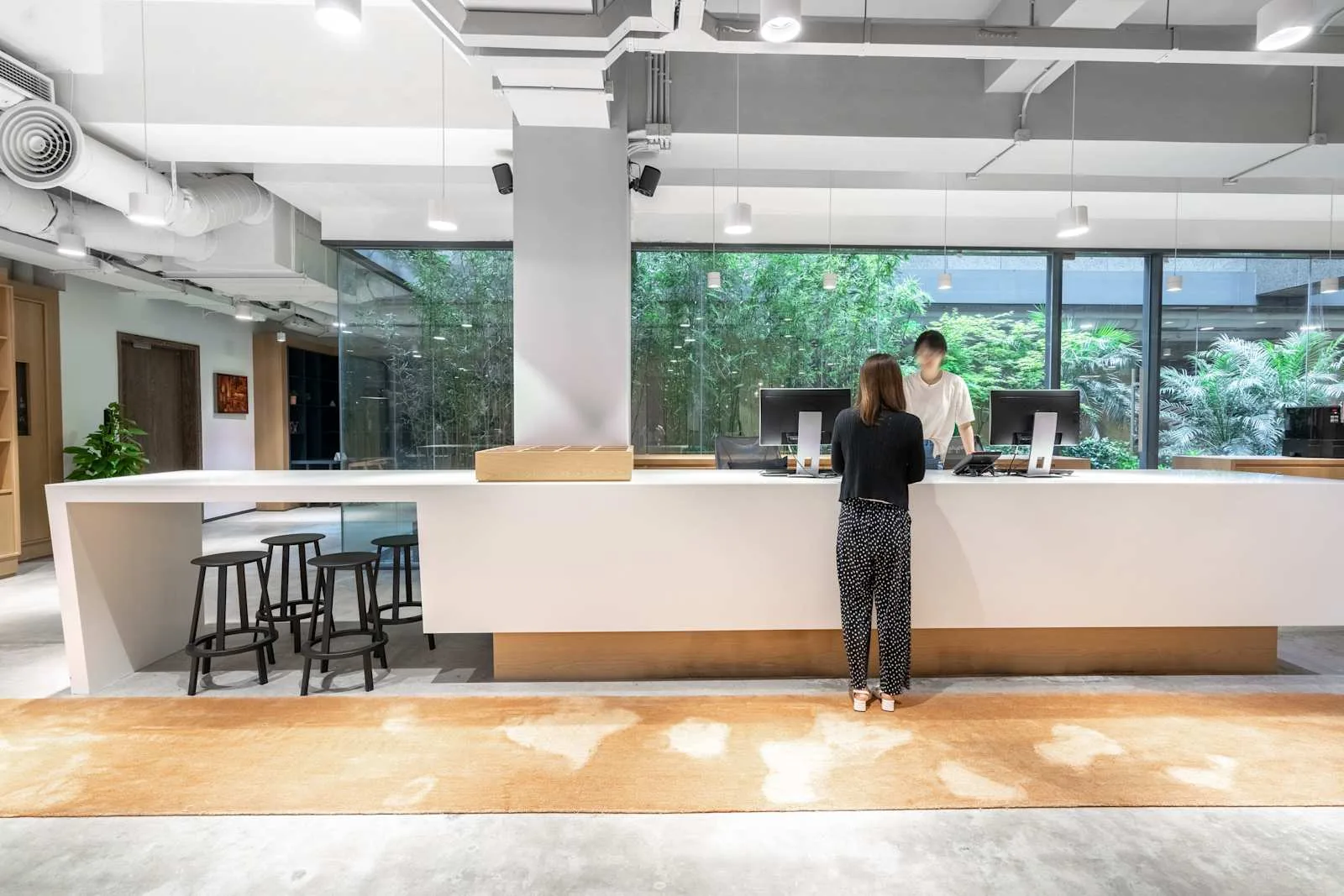 Spaces SHANGHAI, Spaces Kaibin Ltd、前台、上海市