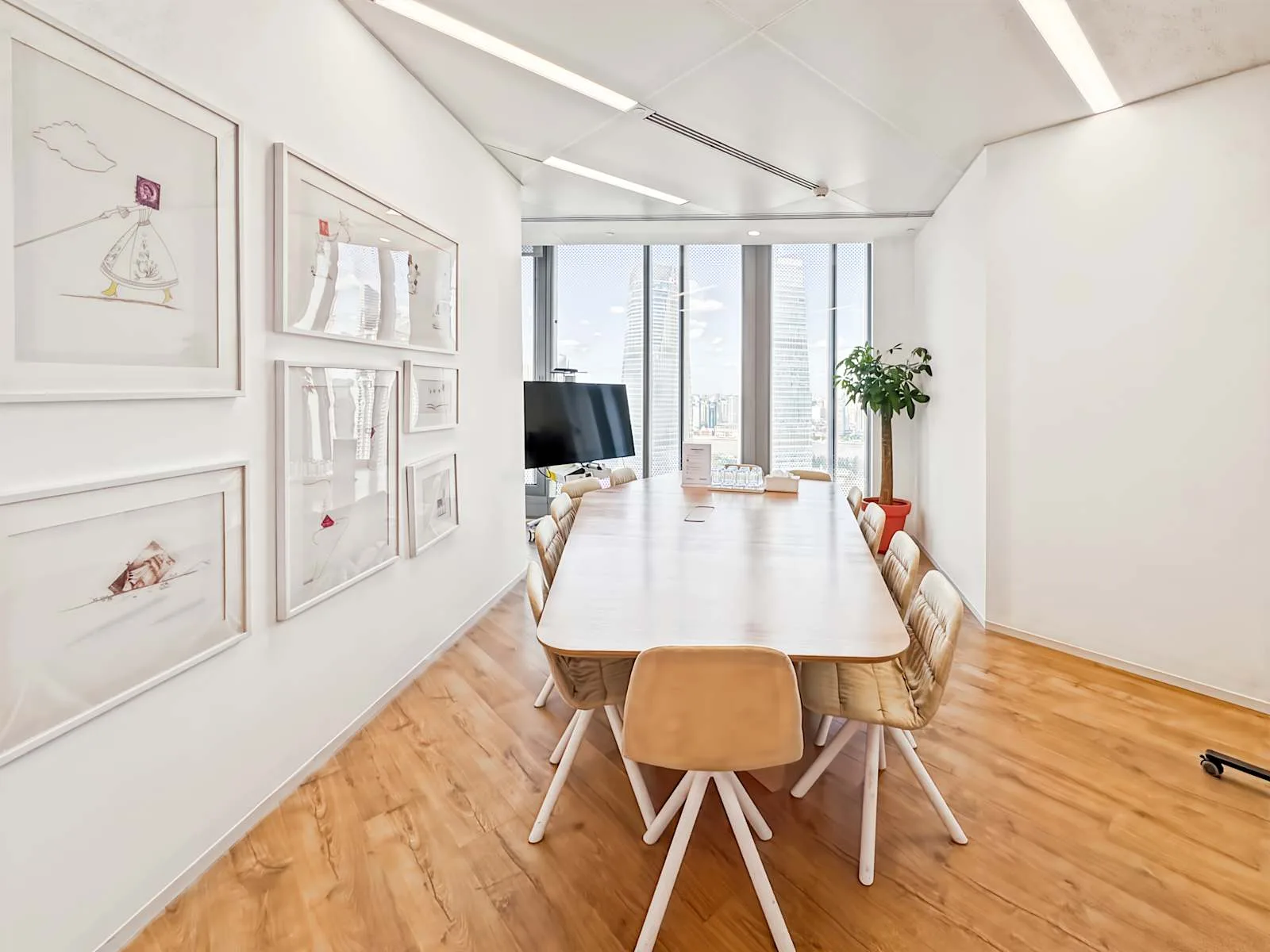 Spaces SHANGHAI, Spaces Shanghai Tower, Meeting room for 10 people, Shanghai