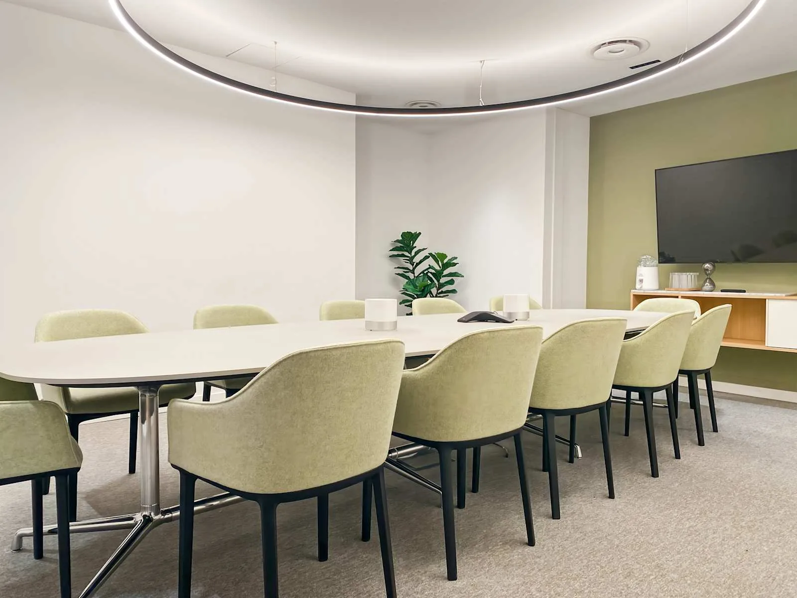 Spaces, Sophia-Antipolis, Besprechungsraum für 10 Personen, Biot
