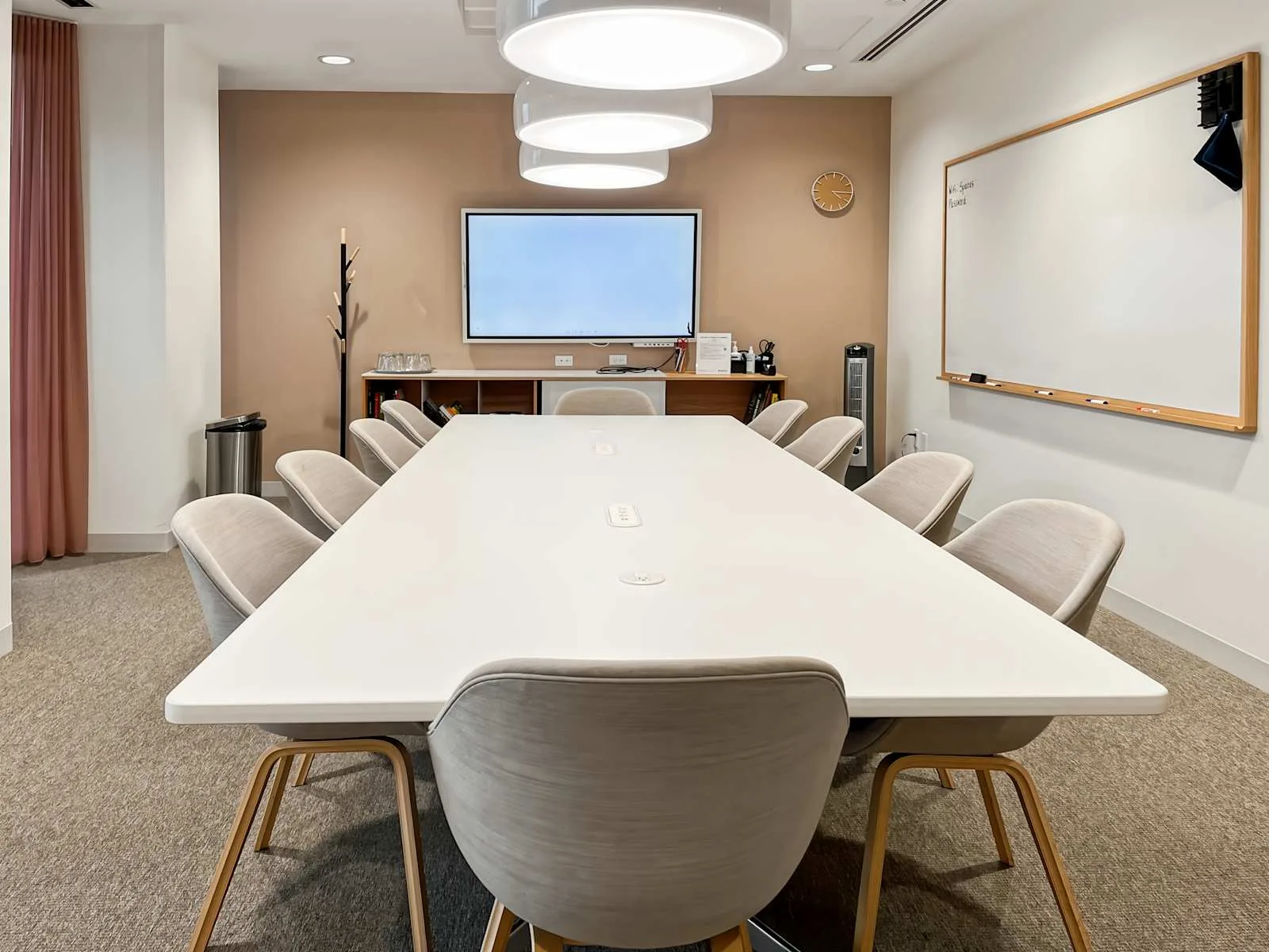 Spaces TX, Austin – Spaces 111 Congress, Meeting room for 12 people, Austin, TX
