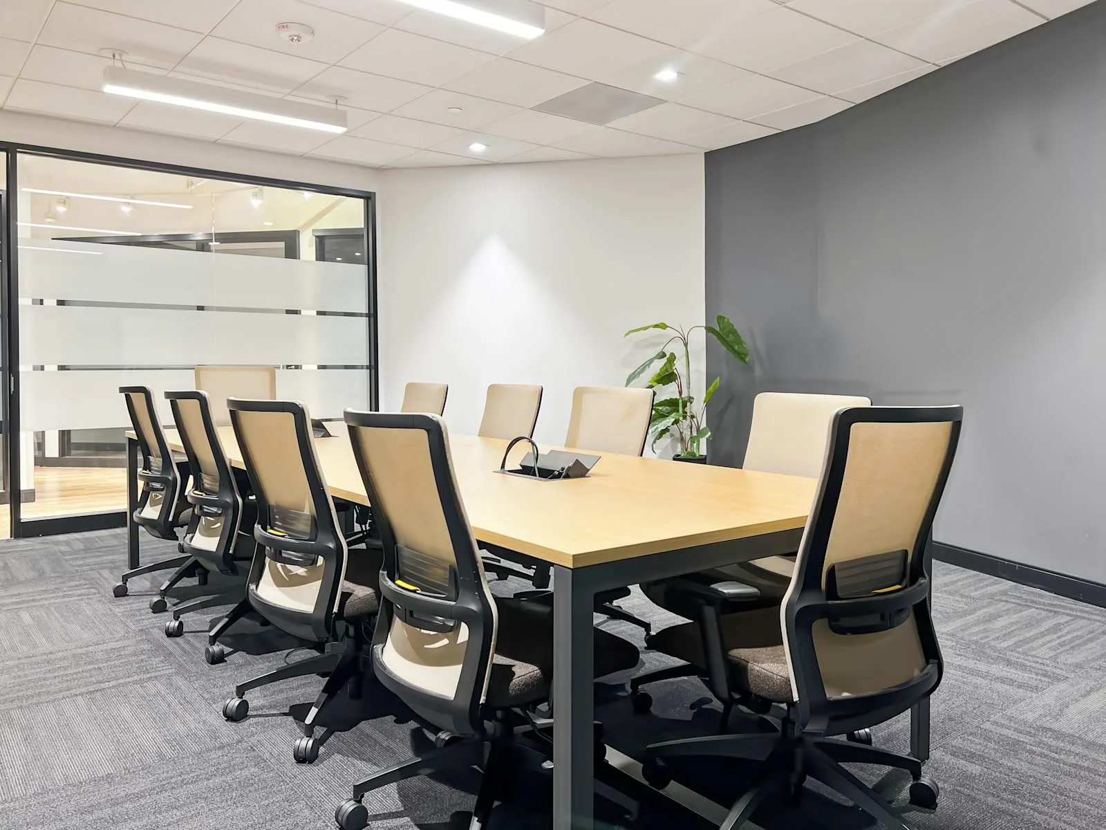 Spaces TX, Dallas - Uptown, Meeting room for 10 people, Dallas, TX