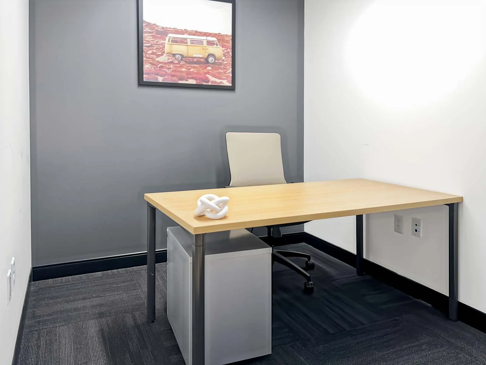 Spaces TX, Dallas - Uptown, Private office, 1 desk, Dallas, TX