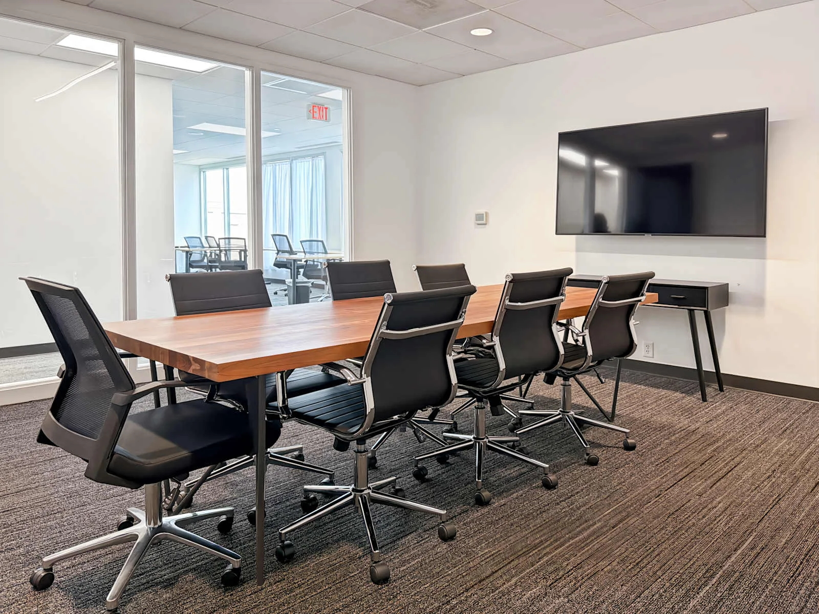 Spaces VA, Norfolk - E. City Hall Ave, Meeting room for 8 people, Norfolk, VA