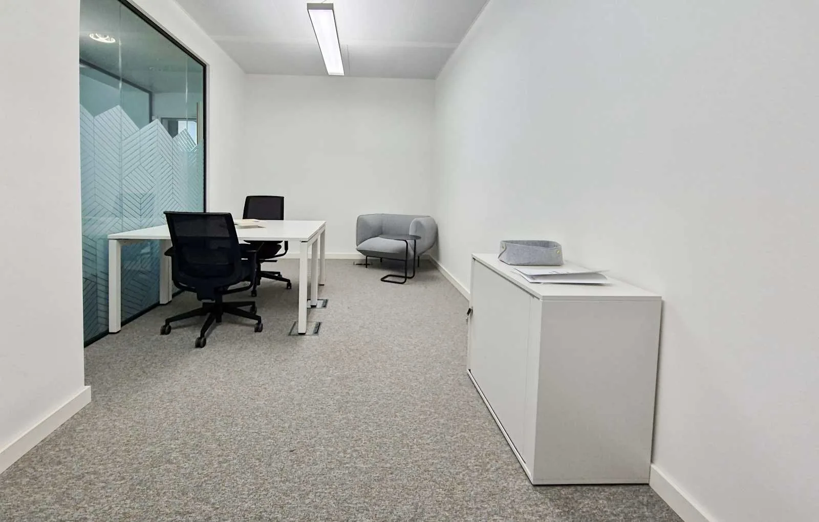 Spaces VIENNA, Spaces Square One, Private office, 2 desks, Vienna