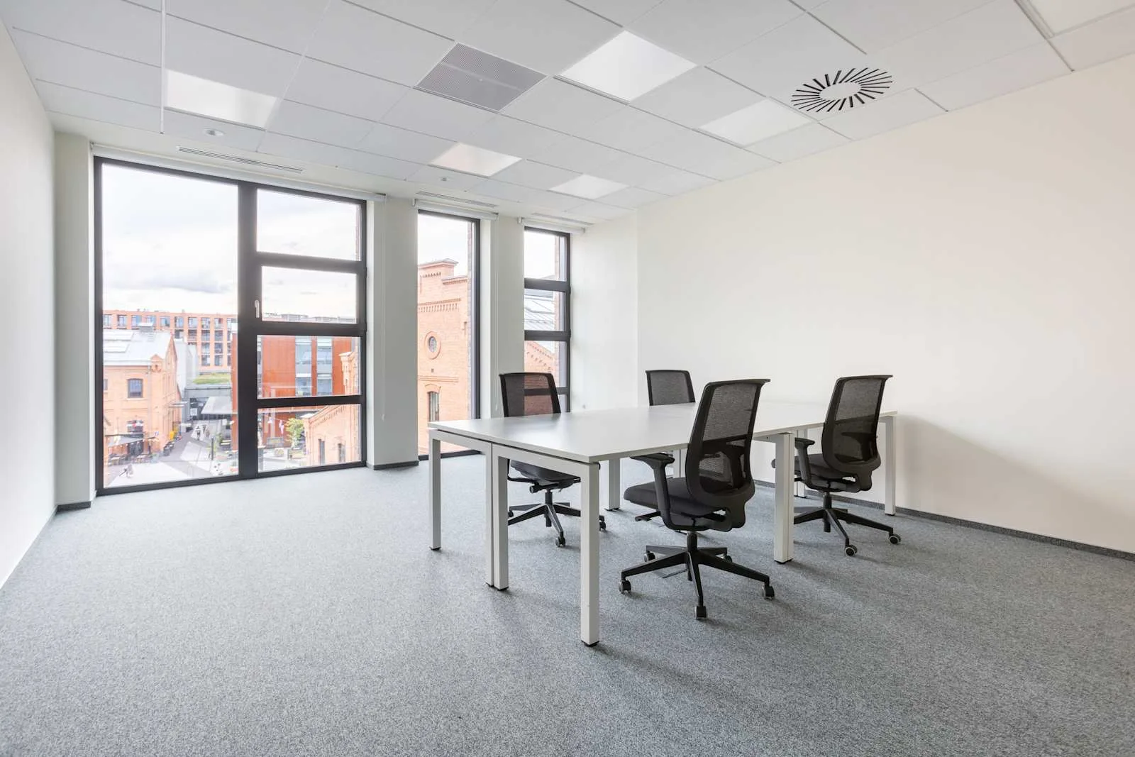Spaces Warsaw, Koneser Building M, Biuro prywatne na 4 stanowiska, Warszawa