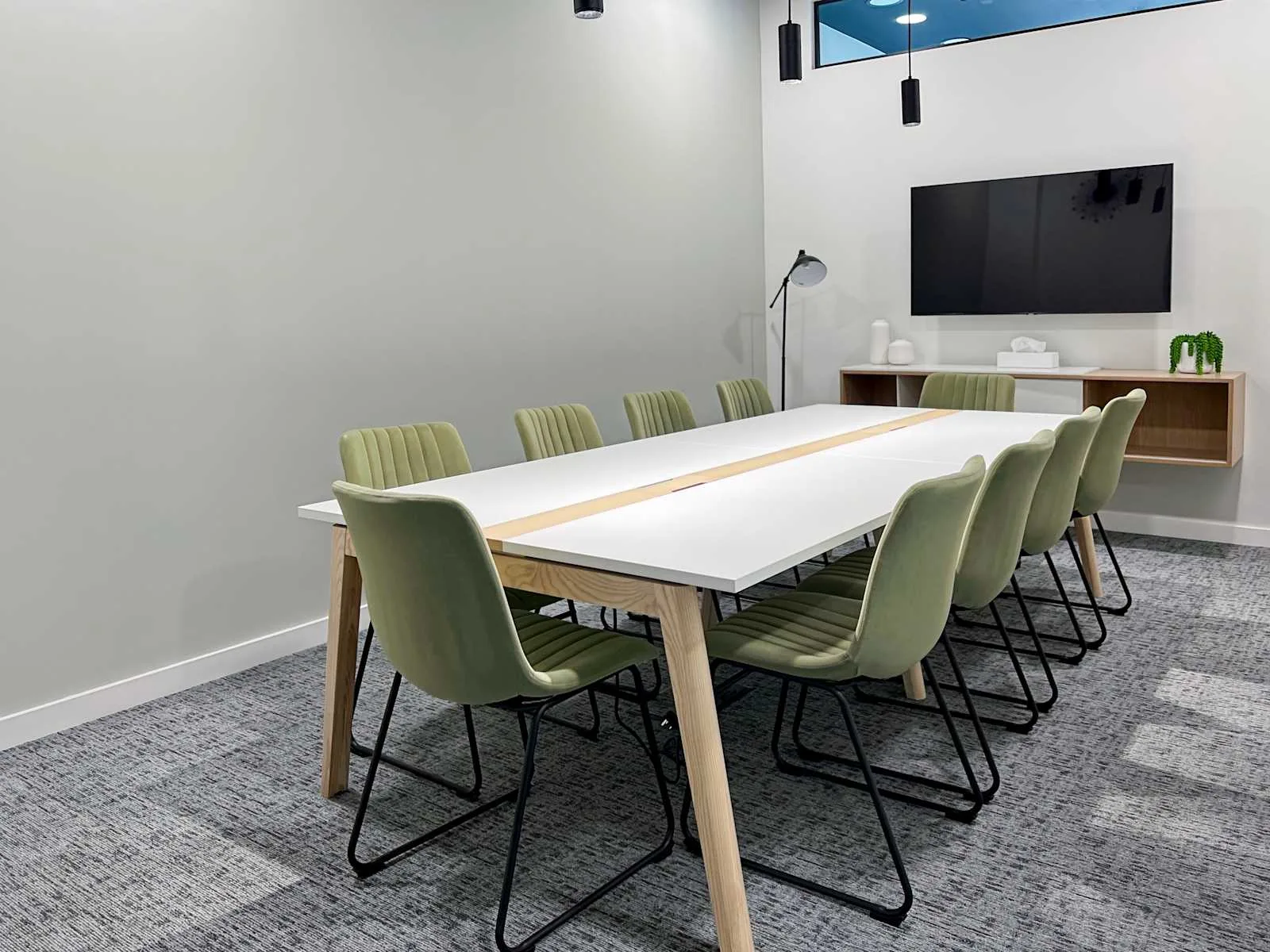 Spaces Wolverhampton, Victoria Square i11, Meeting room for 10 people, Wolverhampton