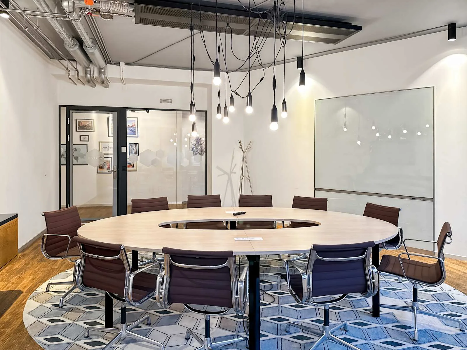Spaces Zurich, Bleicherweg (Spaces), Meeting room for 12 people, Zurich