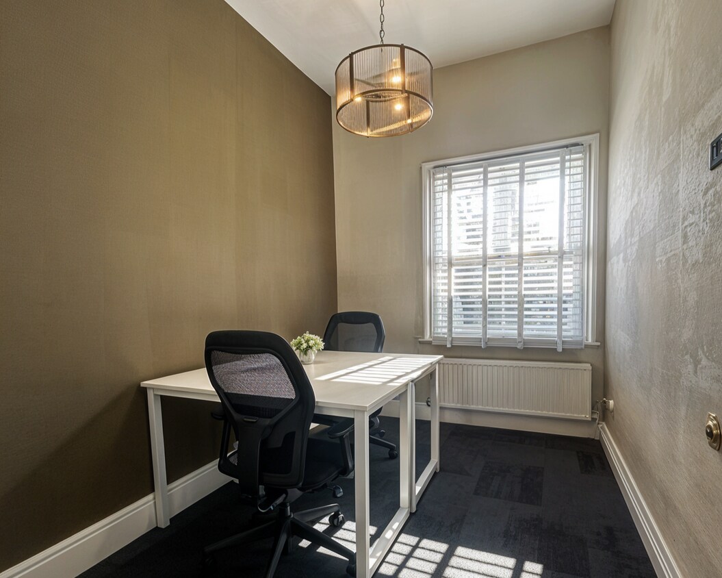 5 Museum Square, Private office, 2 desks, Leicester
