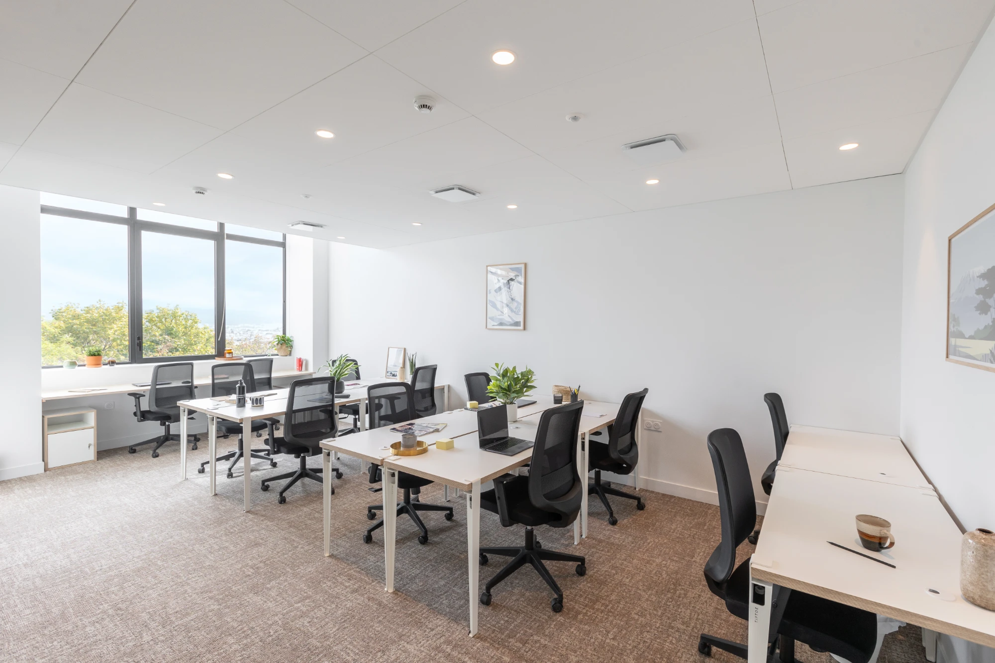 The Babel Community | Grenoble, Bureau opéré 40 postes, Grenoble