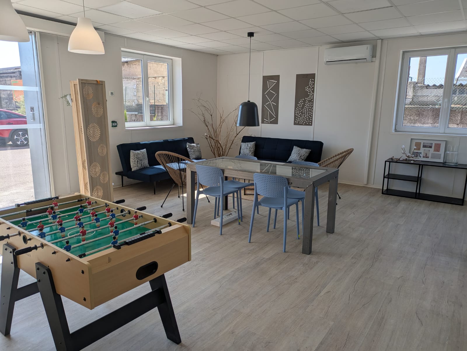 Buro Club Connexe Valence, Lounge, Valence
