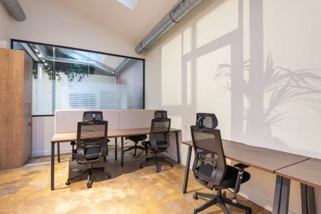 Deskapad 21 Fontaine au Roi, Bureau privatif 6 postes, Paris 11e