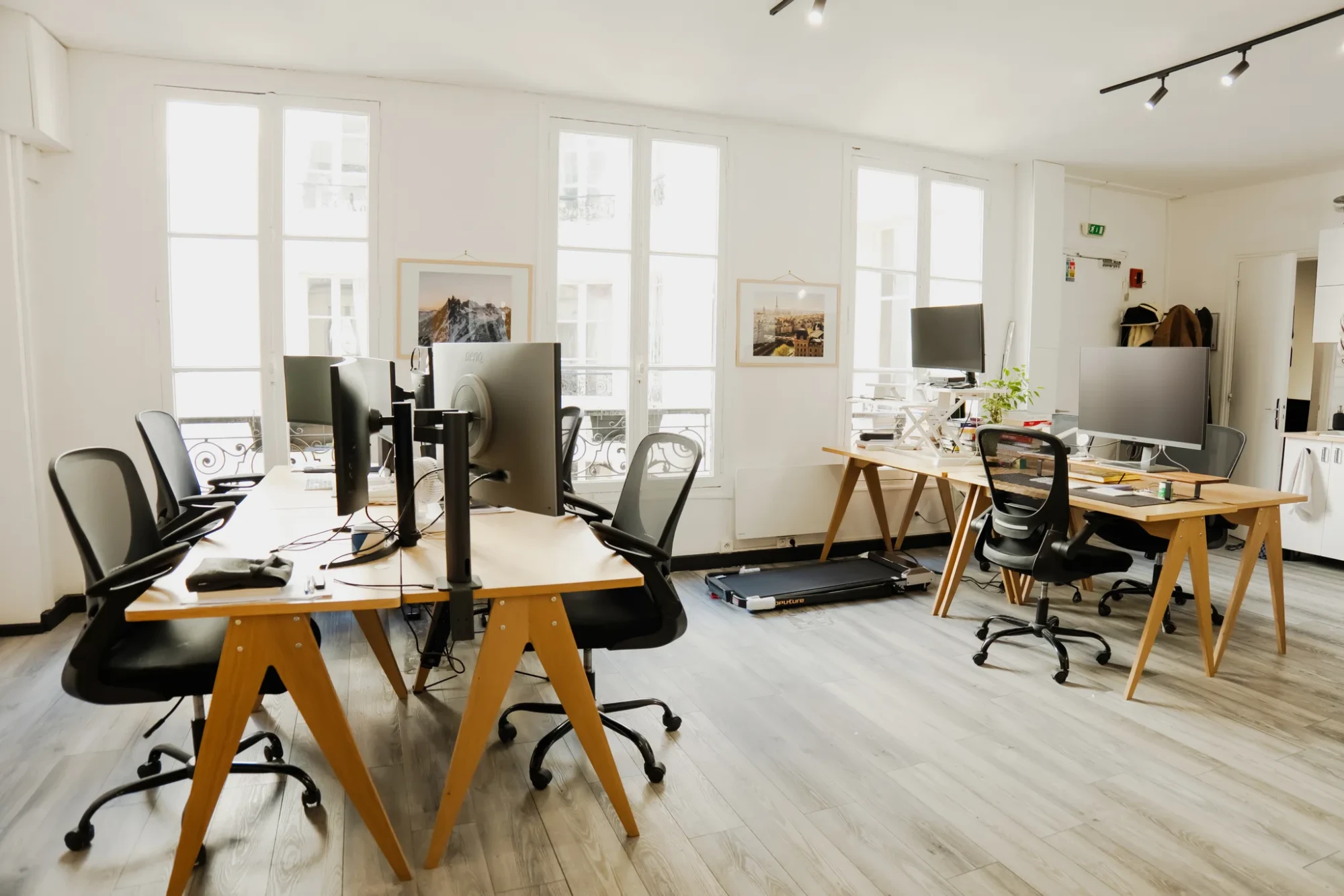 Deskapad 31 Caire, Open-plan office, Paris 2e