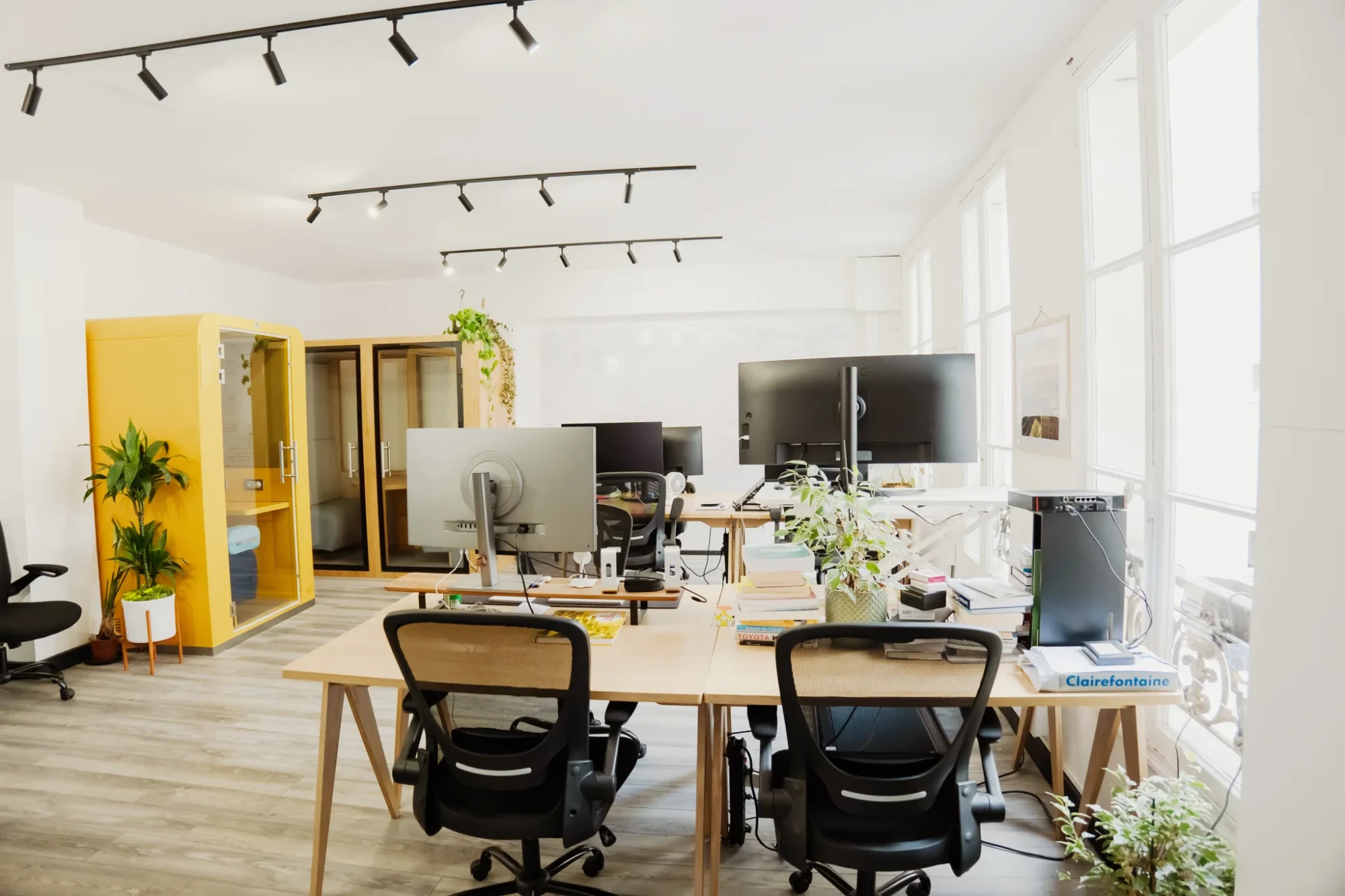 Deskapad 31 Caire, Open-plan office, Paris 2e