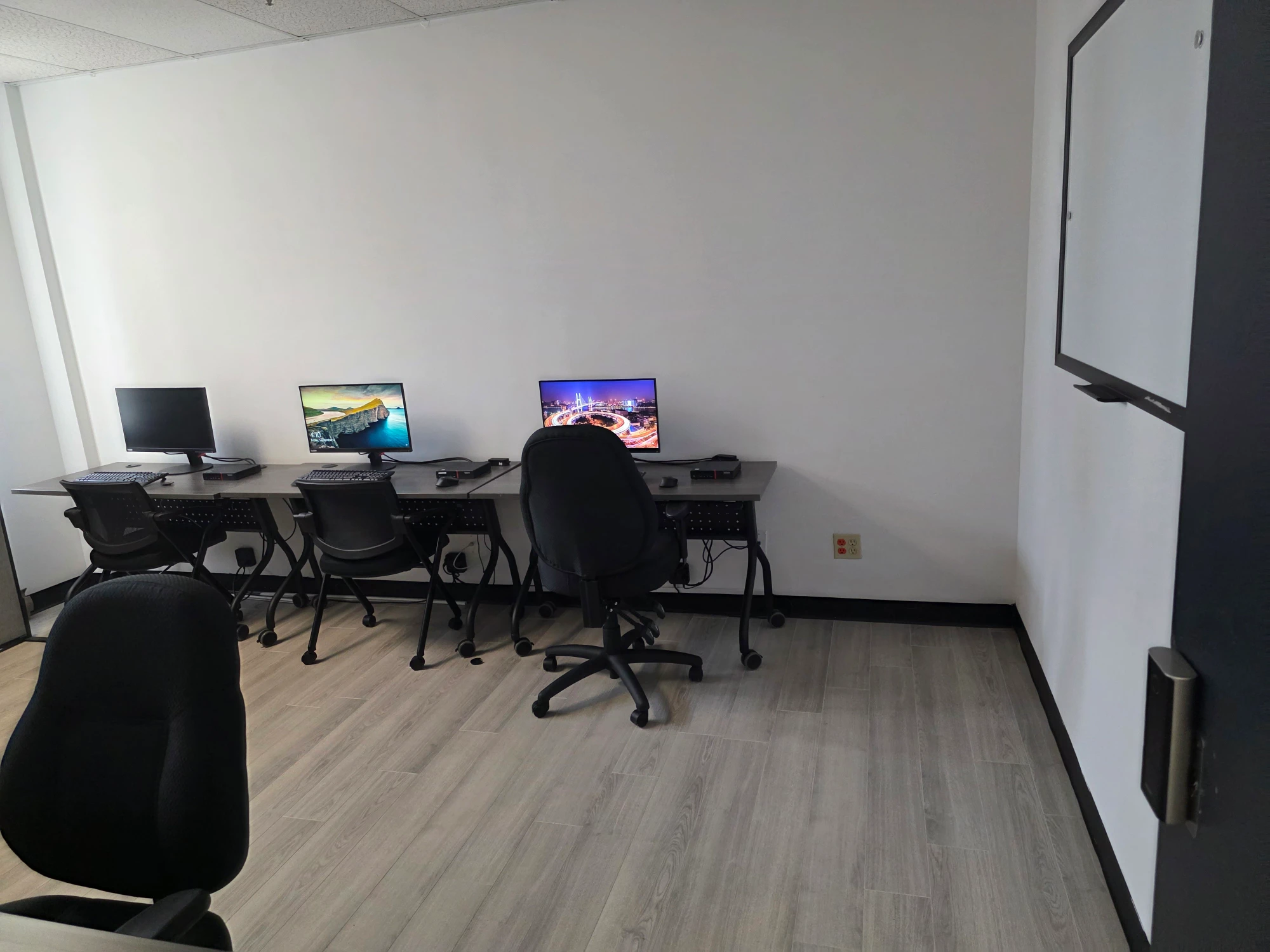 DYDITECH Montréal, Private office, 3 desks, Montreal, QC