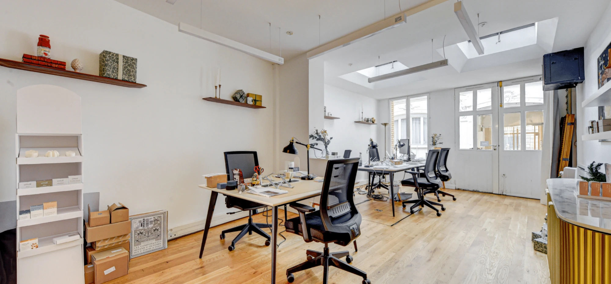 All Day Amsterdam, Espace de 100 m² - 16 postes, Paris 8e