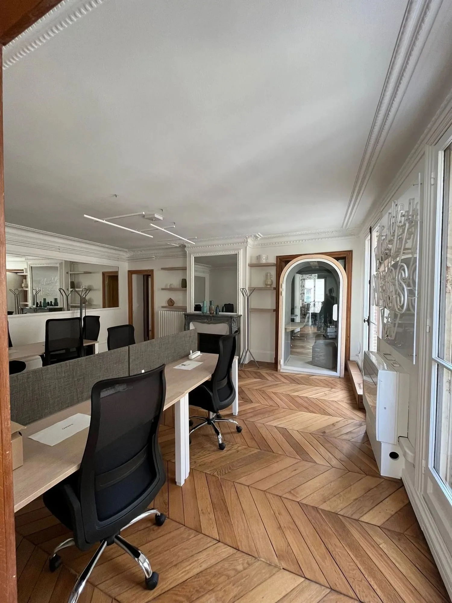  Sora Favart, Espace de 155 m² - 25 postes, Paris 2e