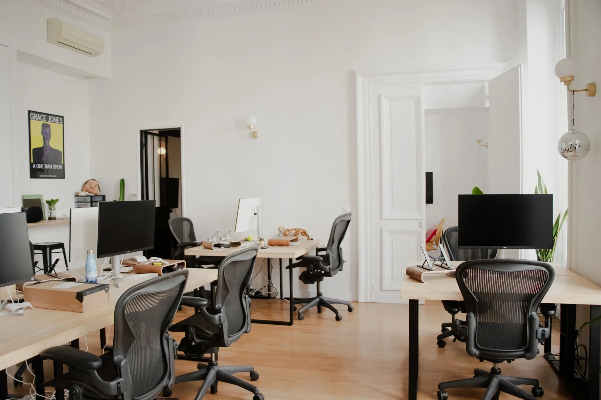 Deskapad 13 Ecuries, Espace de 75 m² - 12 postes, Paris 10e