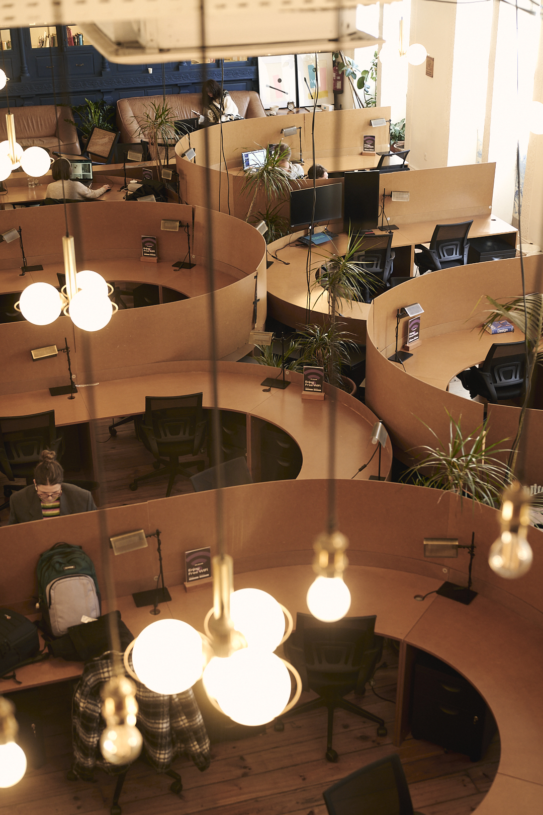 DeHouse Downtown, Flex Desk, Porto