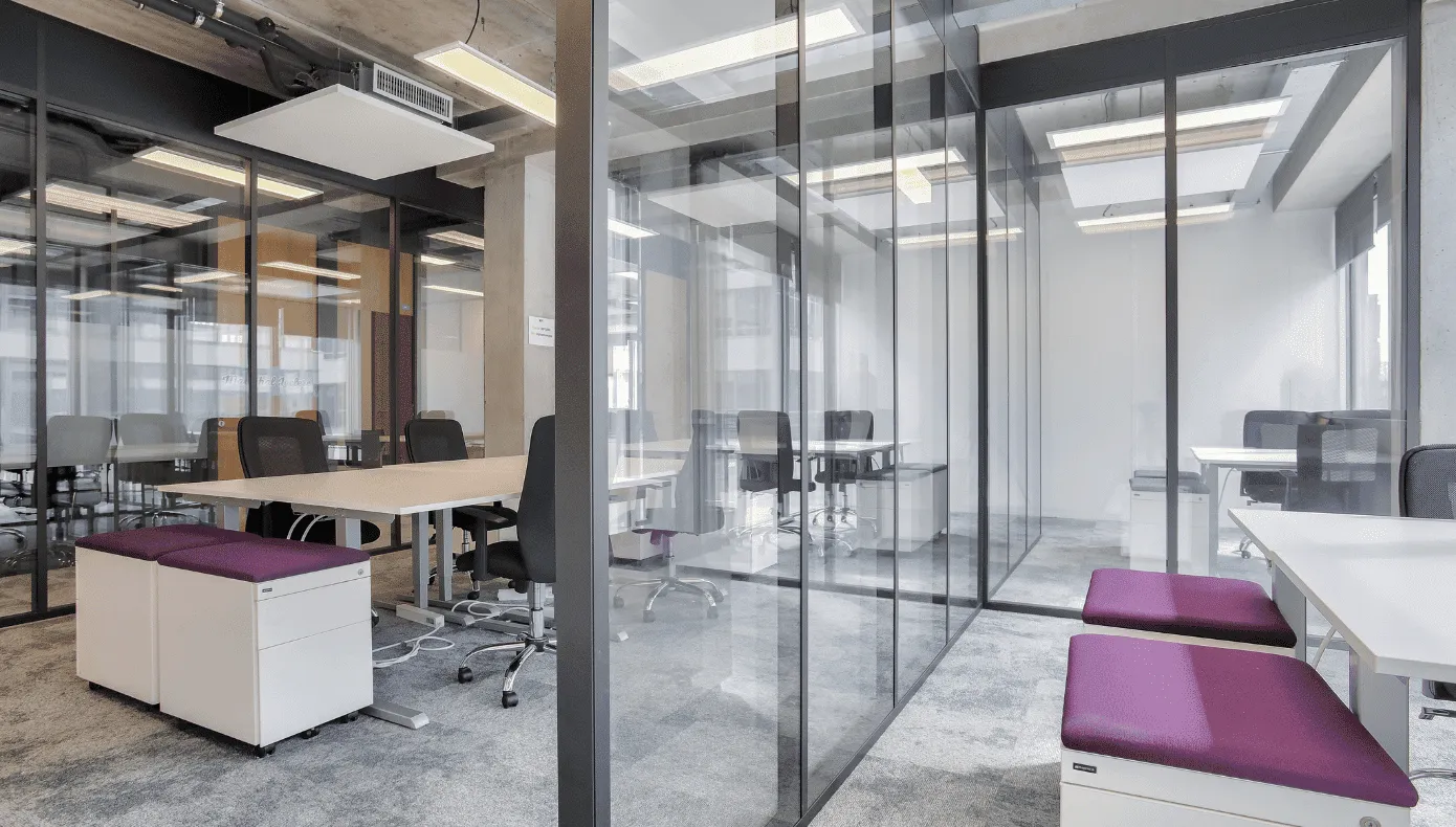 Hiptown Euratech, Privatbüro mit 4 Arbeitsplätzen, Lille