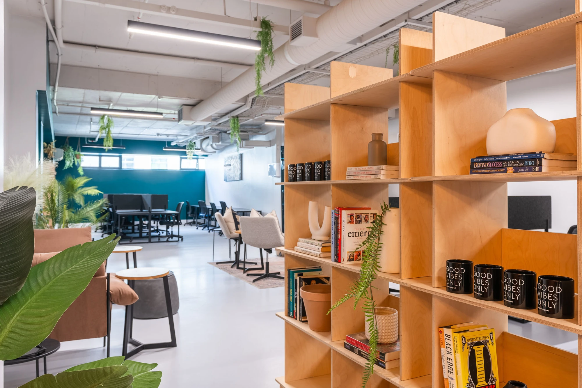 Neighbourgood Cape Quarter Workspaces, Hot desk in open space, Cape Town