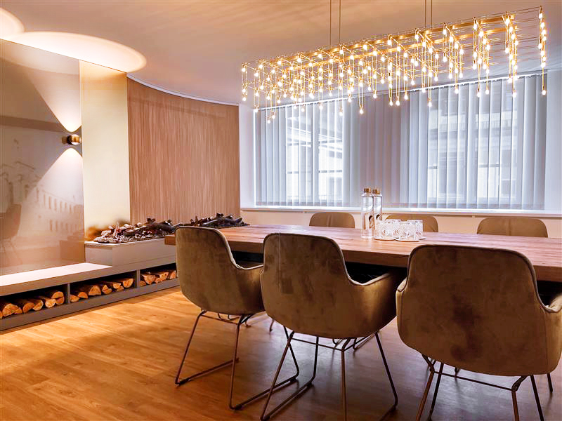Satellite Office München Ludwigpalais, Kaminlounge „Maximilian“, München