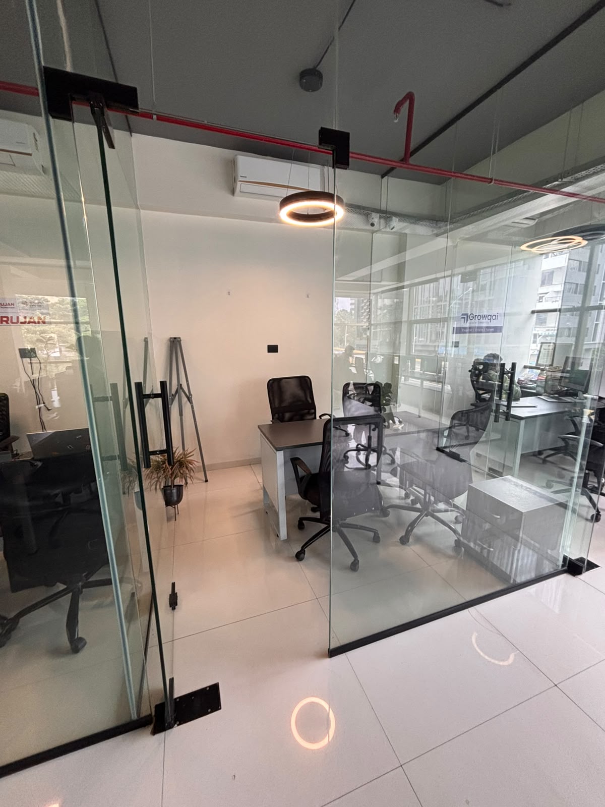 Shreyas Crest, Meeting room 4 people, Pune