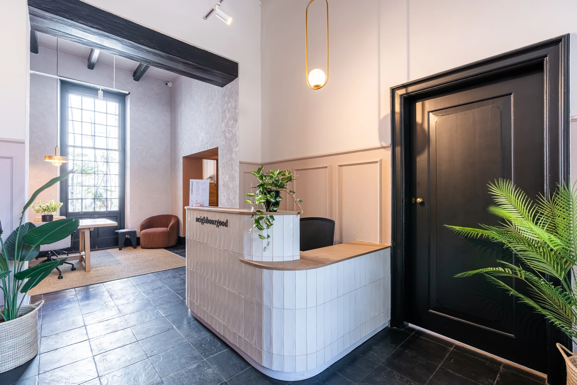 Neighbourgood De Verge, Reception, Paarl