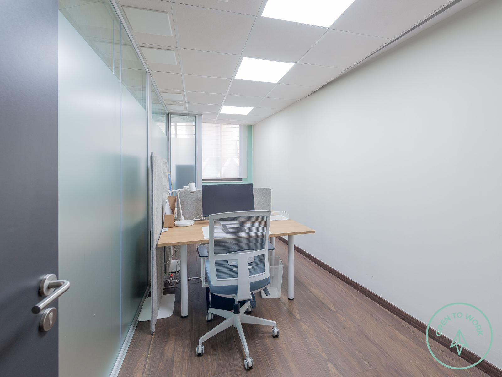 Open To Work, Oficina privada nº1, Cambrils