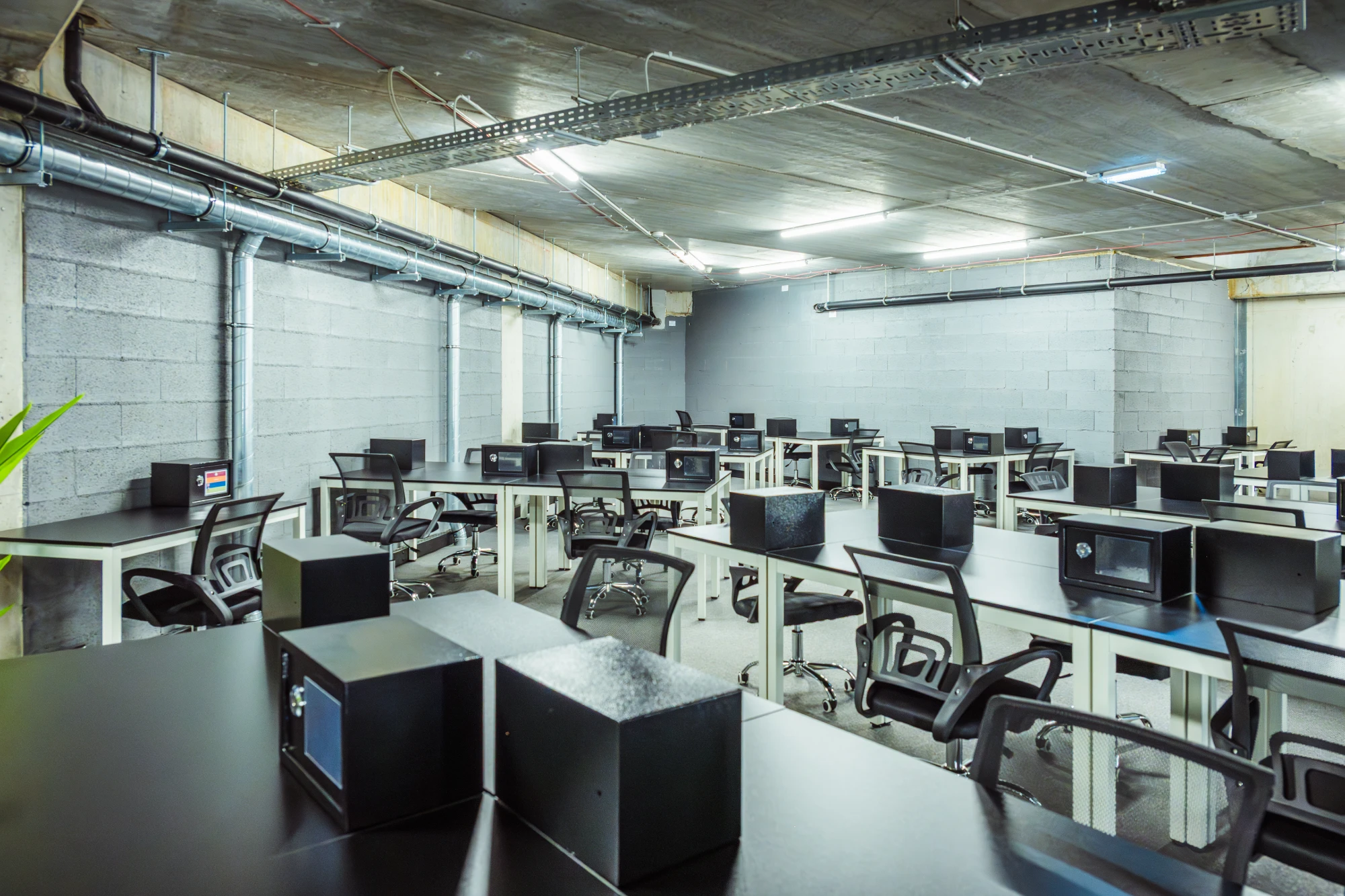 Colors Business Center - Differdange, Poste fixe, Differdange